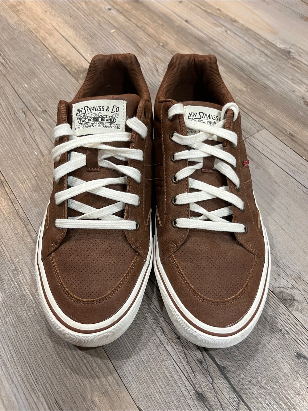 Levi's Brown Men's Low-Top Canvas Sneakers with White Laces
